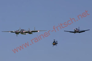 Flying Bulls Dreier Formation